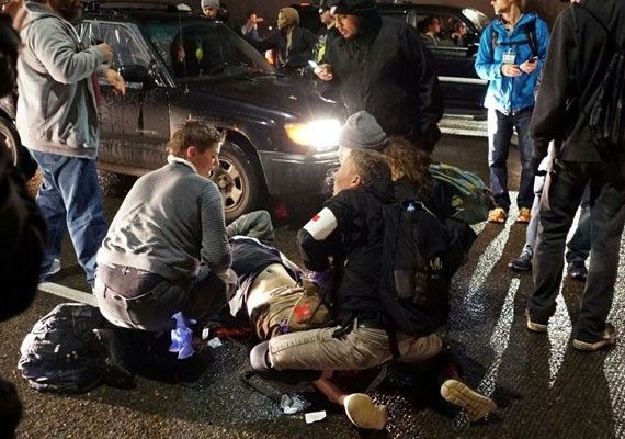 Protesto anti-Trump entra na terceira noite; manifestante é baleado