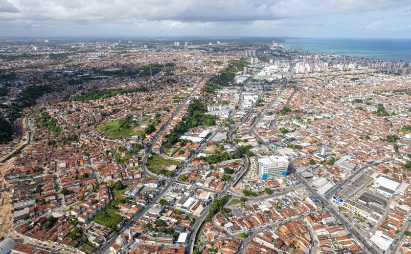 JHC entrega Plano Diretor Participativo de Maceió