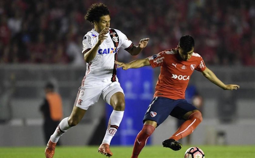 Flamengo perde de virada na primeira final da Copa Sul-Americana