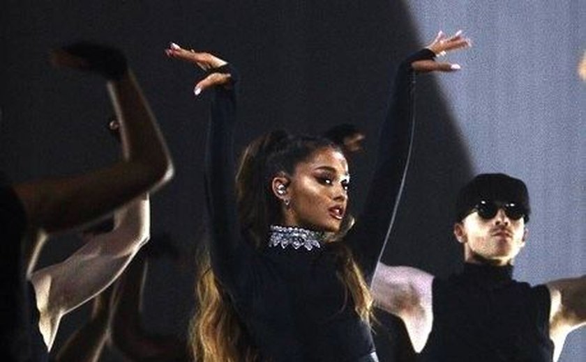 Mãe de Ariana Grande ajudou a salvar fãs durante atentado em Manchester