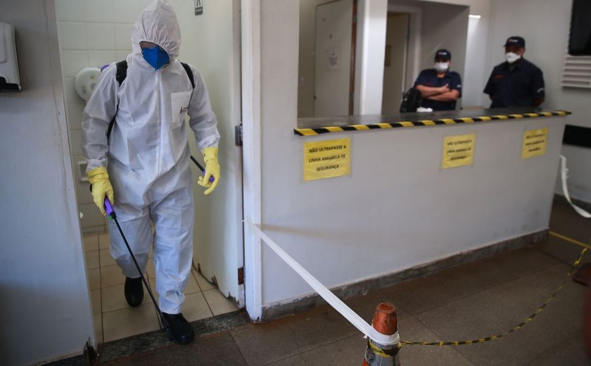 Brasil registra 941 mortes desde início de pandemia e quase 18 mil casos de Covid-19