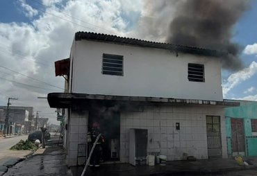 Incêndio atinge oficina de eletrodomésticos em Arapiraca