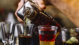 Vigilância Sanitária reforça cuidados na compra de bebidas alcoólicas