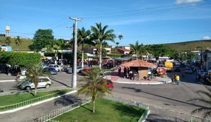 Homem é preso em flagrante após agredir a ex-companheira com um pedaço de pedra