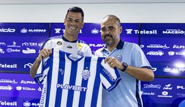 Centroavante Lucas Lima é apresentado no CSA