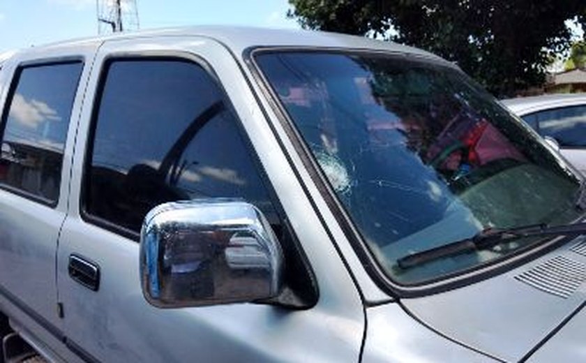 PM recupera veículo roubado após perseguição na zona rural de Rio Largo