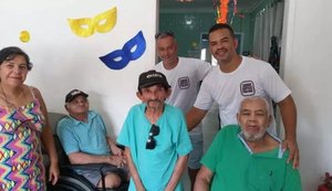 Samba Amigos da Pracinha realiza ação solidária em lar de idosos na Ponta Grossa