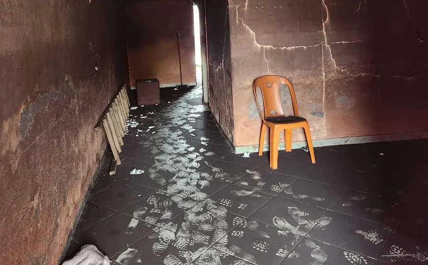 Mulher denuncia agressões, cárcere privado e incêndio provocado por ex-companheiro em Craíbas