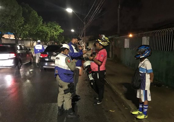 Dois condutores são presos por dirigir embriagados na parte alta de Maceió