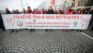 França tem dia de greve geral contra reforma da Previdência