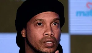 Ronaldinho Gaúcho responde por mais de 80 processos e dívida de R$ 5 milhões é exposta