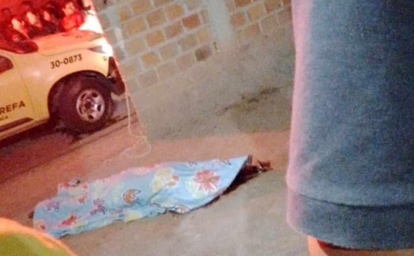 Homem é morto enquanto caminhava com amigo em Taquarana