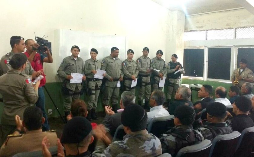 Batalhão de Arapiraca comemora redução da criminalidade e homenageia policiais