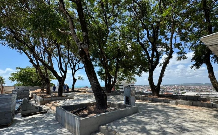Revitalização do Mirante Santa Terezinha atinge 50% de avanço físico