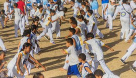 Com 800 estudantes da rede municipal, “Festival de Duplas” encerra projeto Arte Capoeira nas Escolas