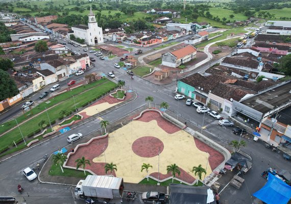 Paulo Jacinto veste a chita para celebrar uma das maiores tradições culturais de Alagoas