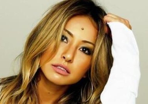 Sabrina Sato paga R$ 223 mil para ter foto com Kim Kardashian