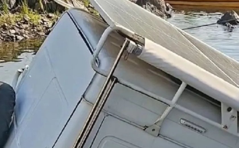 Motorhome desce ladeira e vai parar nas águas do Rio São Francisco