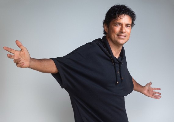 Jorge Vercillo celebra 30 anos de carreira com show em Maceió no dia 1º de maio