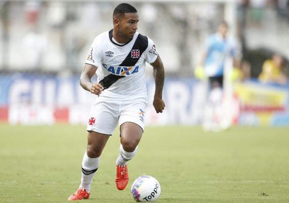 Após perder Ferrugem para o Japão, CSA contrata volante Jhon Cley, ex-Vasco