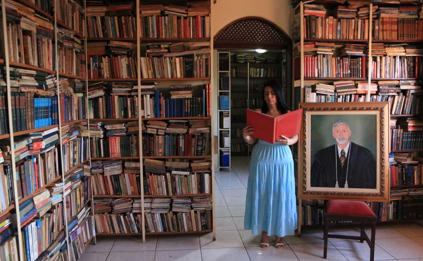 Com 30 mil livros, acervo em Bebedouro corre risco de ser inutilizado