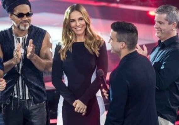 Vestido de R$ 12 mil de Ivete Sangalo emagrece e cria curvas por ilusão de ótica
