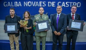 Câmara entrega comendas a escolas e faz homenagem a empresário de Maceió