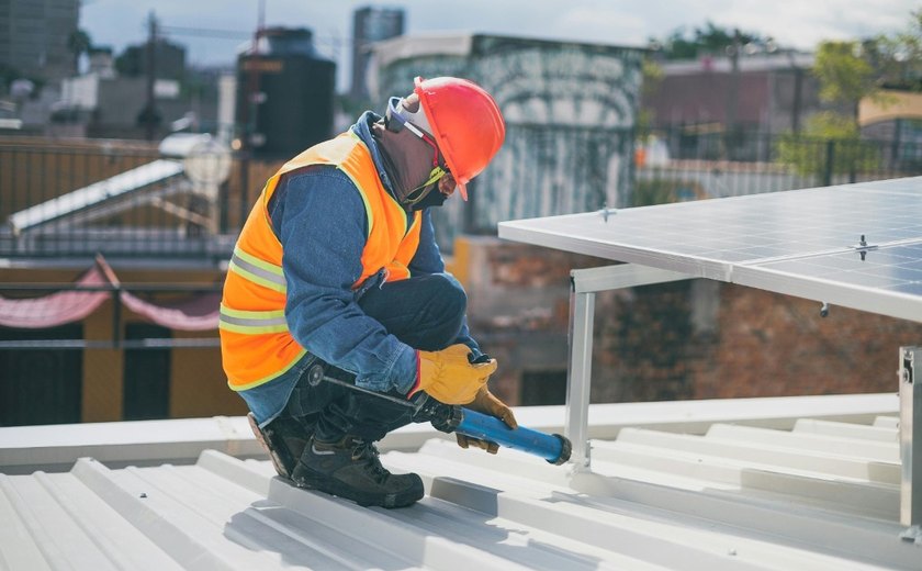 Senai Alagoas amplia oferta de cursos na área de energia e profissionaliza para a economia verde