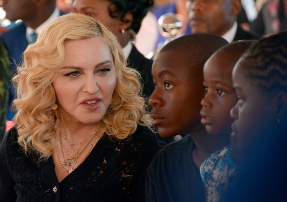 Madonna aceita compensação de jornal por 'invasão de privacidade'