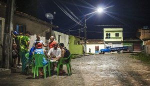 Melhoria da iluminação pública retoma uso de espaços públicos em Maceió