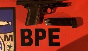 BPE recupera arma de fogo roubada de policial civil no bairro do Jacintinho