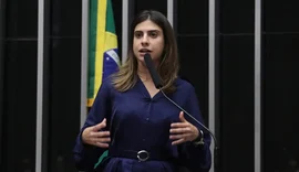 Deputada acusada de agredir Nikolas Ferreira não entra em lista de denunciados