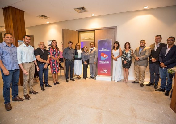 Pioneirismo e qualidade da TV Cosems/AL são exemplos para o país, diz Conasems