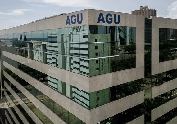 AGU pede suspensão imediata do afastamento de diretor-geral da PF