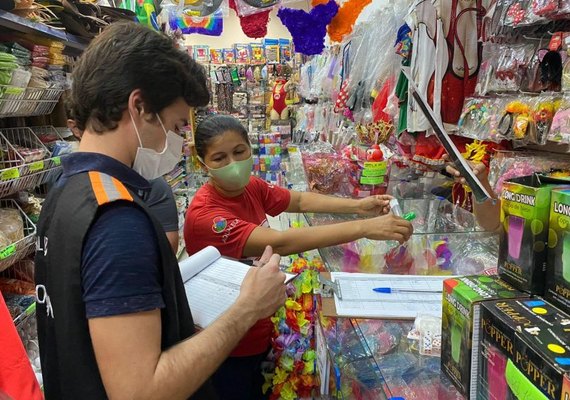 Procon Maceió realiza pesquisa de preços de produtos carnavalescos