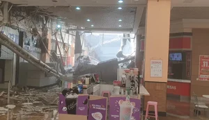 Vídeo: parte do teto cai em shopping de Osasco e local é interditado