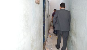 Após denúncia, Defensoria Pública inspeciona Central de Flagrantes I, no Farol