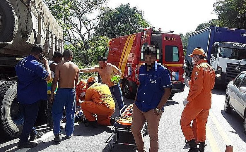 Motorista atropelado pelo próprio caminhão morre no HGE