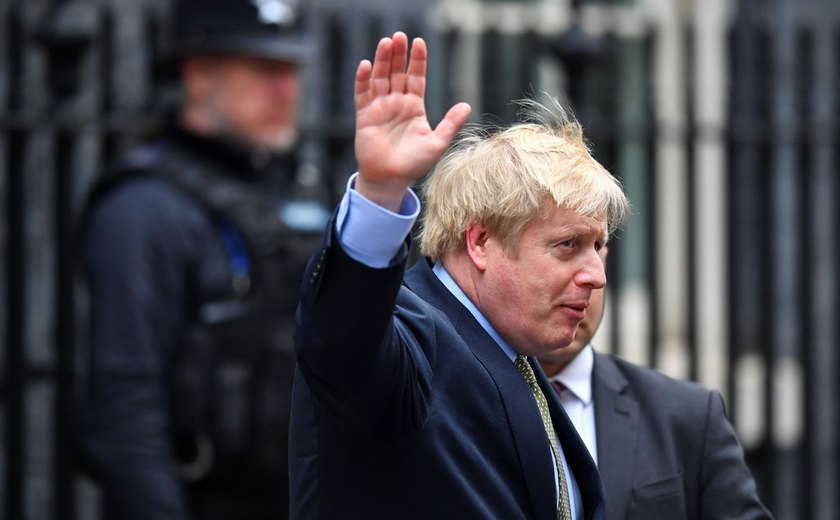 Premiê britânico Boris Johnson é internado em UTI por conta do Covid-19