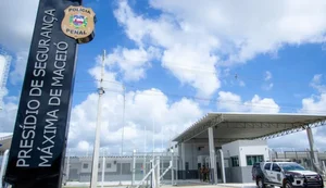 Cadeirante é presa ao tentar entrar em presídio com drogas e celulares