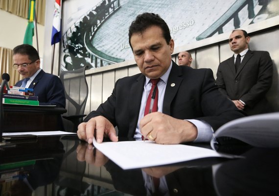 Ricardo Nezinho destaca criação do Fundo da Pessoa Idosa e atuação do governo de Alagoas