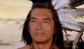 Morre o ator Graham Greene, aos 73 anos, indicado ao Oscar por 'Dança com Lobos'