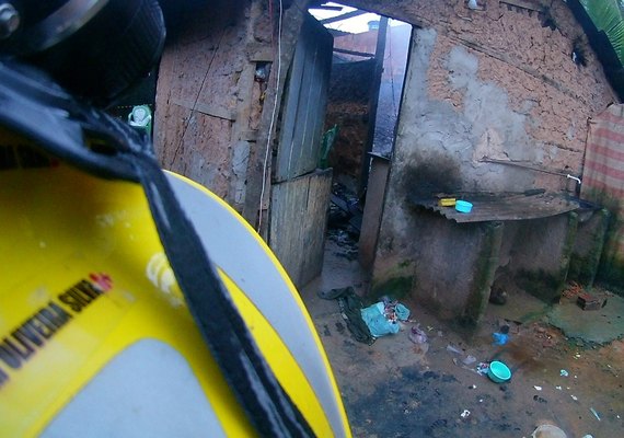 Residência fica destruída em Maragogi após incêndio nesta terça-feira (07)