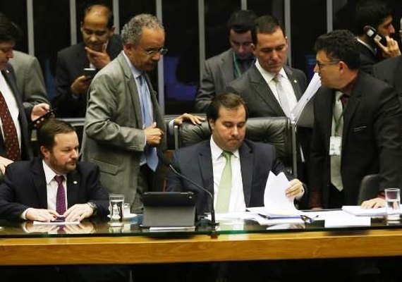 Câmara inicia votação de reforma retirando percentual de fundo público eleitoral