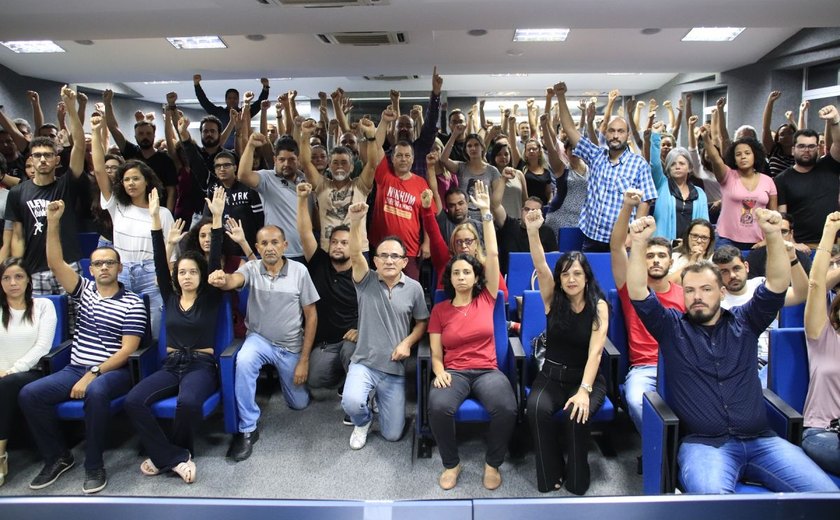 Em assembleia, jornalistas alagoanos decidem pela greve a partir desta terça (25)