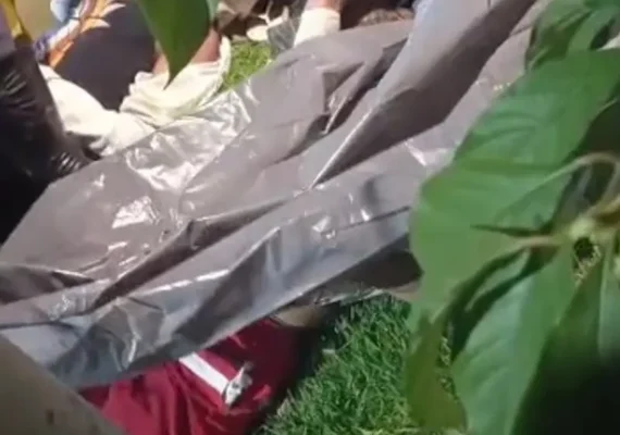 Motociclista de app morre após ser atingido por caminhonete na Durval de Góes