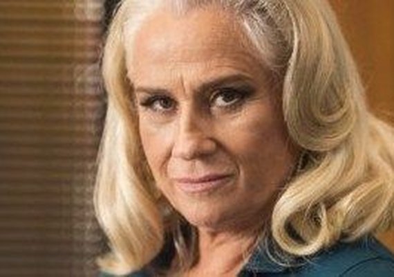 'A Lei do Amor': Na cadeia, Magnólia limpa privada, dorme no chão e apanha