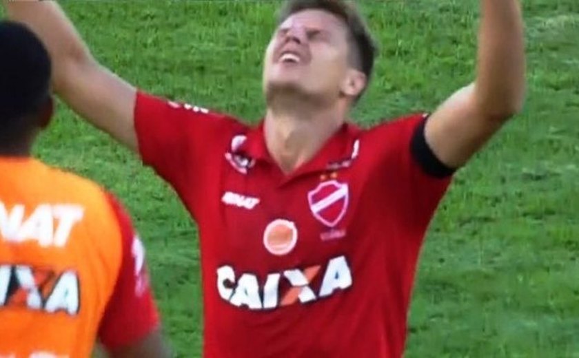 Vila Nova vence Boa Esporte em MG e larga com três pontos na Série B