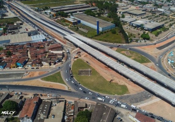 Governo de Alagoas abre Viaduto da PRF e túneis para tráfego de veículos nesta terça (22)