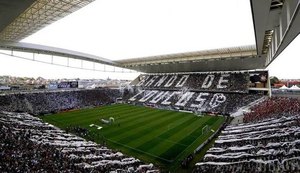 Corinthians e Flamengo empatam em jogo com erro de arbitragem